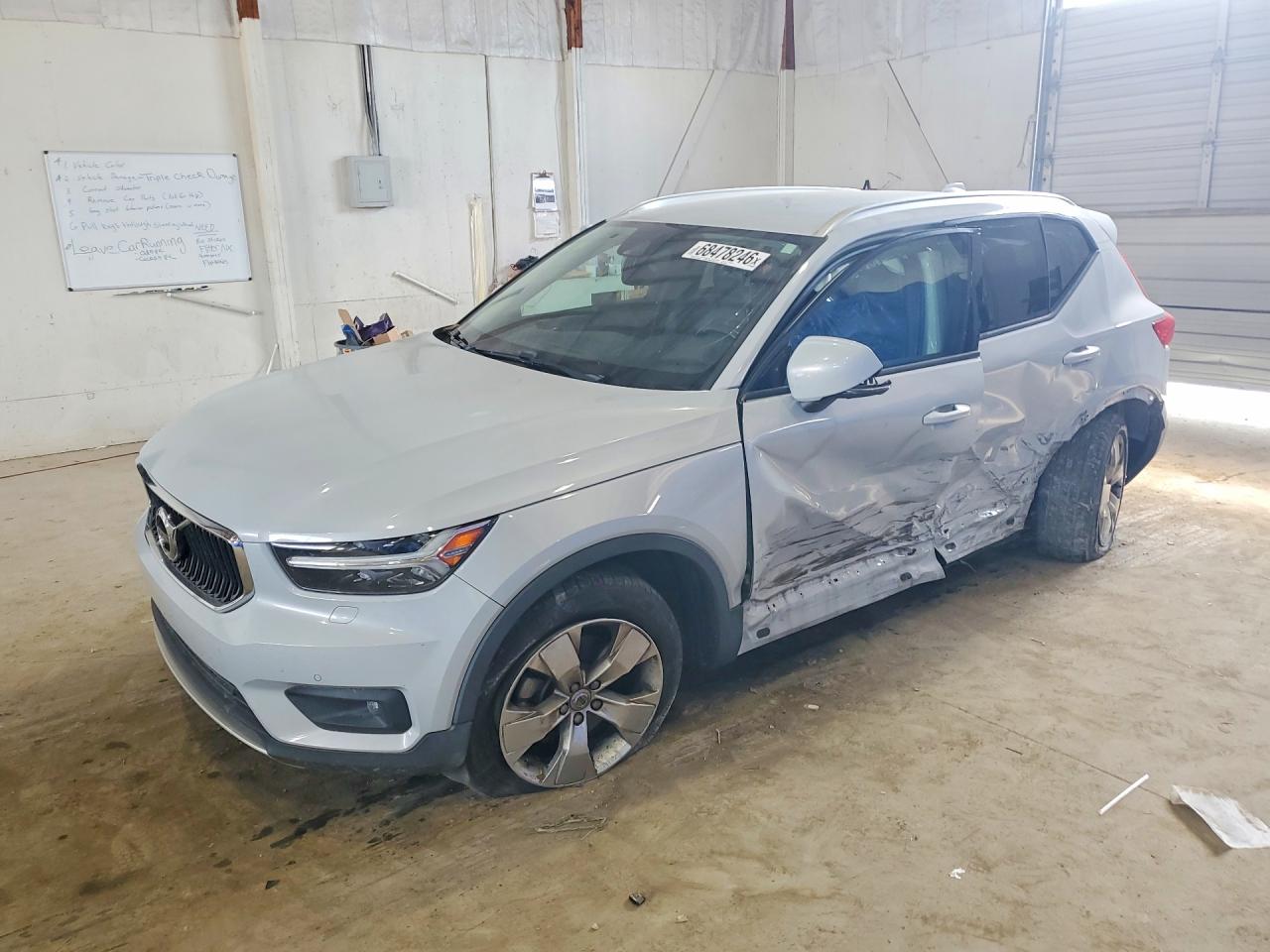 2021 VOLVO XC40 T5 MOMENTUM | YV4162UK1M2573216 | UPCARS