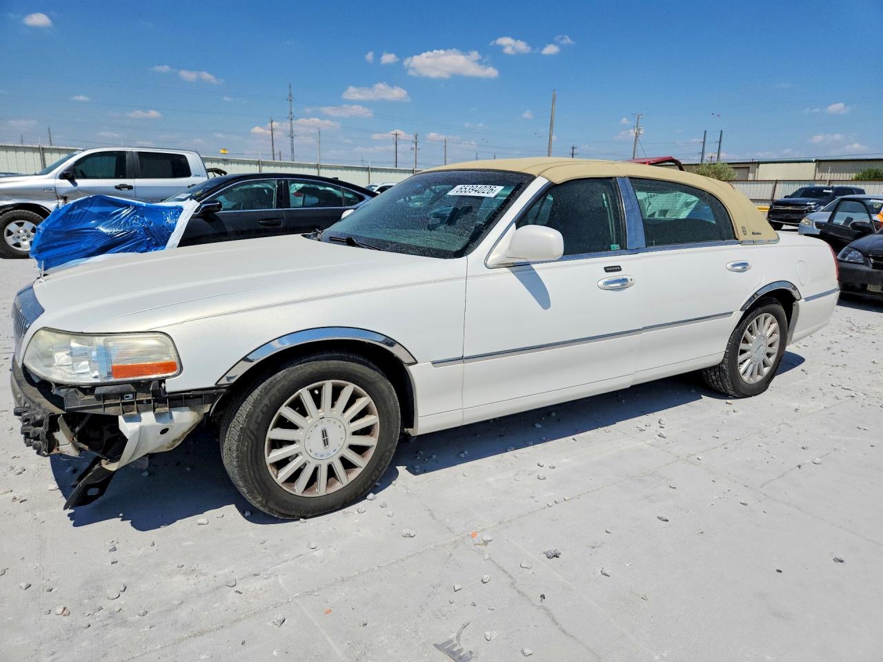 2003 LINCOLN TOWNCAR SIGNATURE | 1LNHM82W23Y641806 | UPCARS