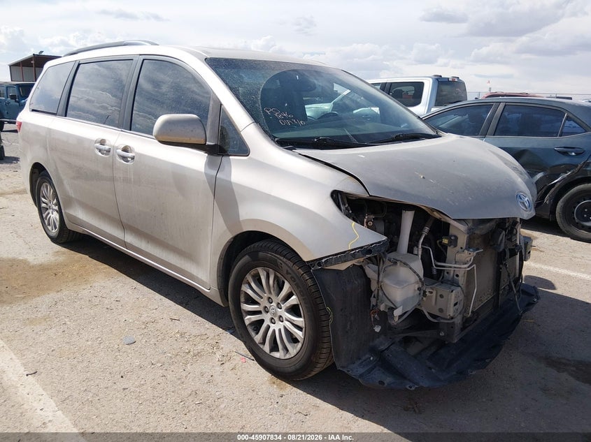 2015 TOYOTA SIENNA XLE 8 PASSENGER | 5TDYK3DC8FS573107 | UPCARS