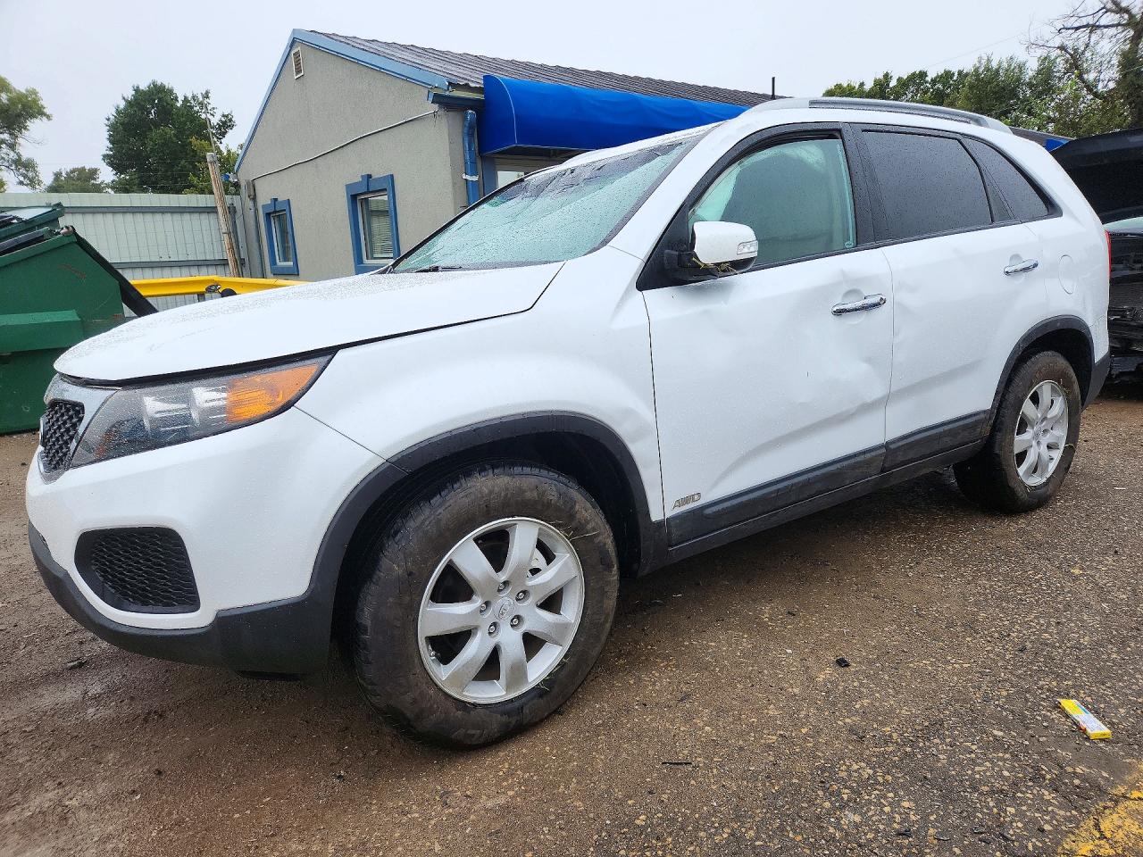 2011 KIA SORENTO LX | 5XYKTDA22BG130592 | UPCARS