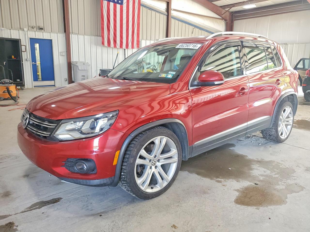 2012 VOLKSWAGEN TIGUAN S | WVGBV7AXXCW005640 | UPCARS