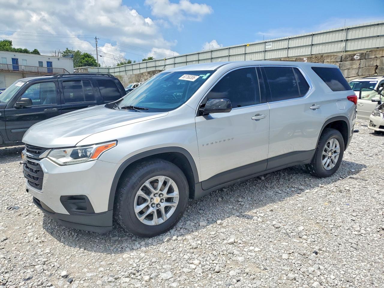2018 CHEVROLET TRAVERSE LS | 1GNEVFKW7JJ173528 | UPCARS
