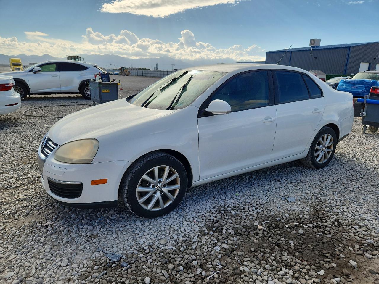 2010 VOLKSWAGEN JETTA LIMITED | 3VWAX7AJ8AM115151 | UPCARS
