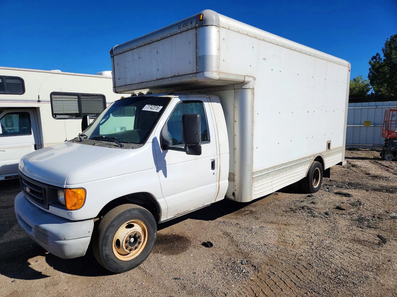 2007 FORD ECONOLIN E450 SUPER DUTY CUTAWAY VAN | 1FDXE45S07DA18028 | UPCARS