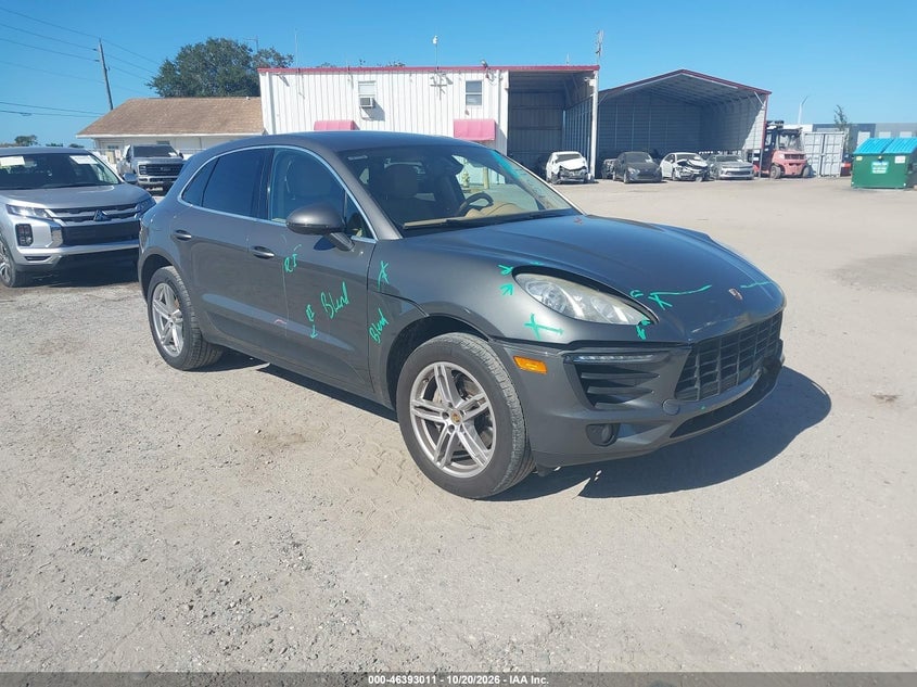 2015 PORSCHE MACAN S | WP1AB2A53FLB50372 | UPCARS