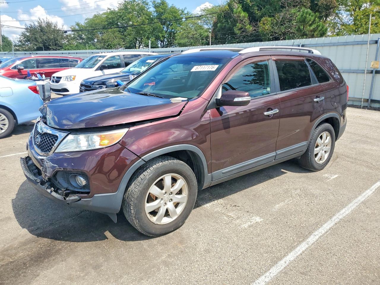 2011 KIA SORENTO LX | 5XYKT4A15BG151704 | UPCARS