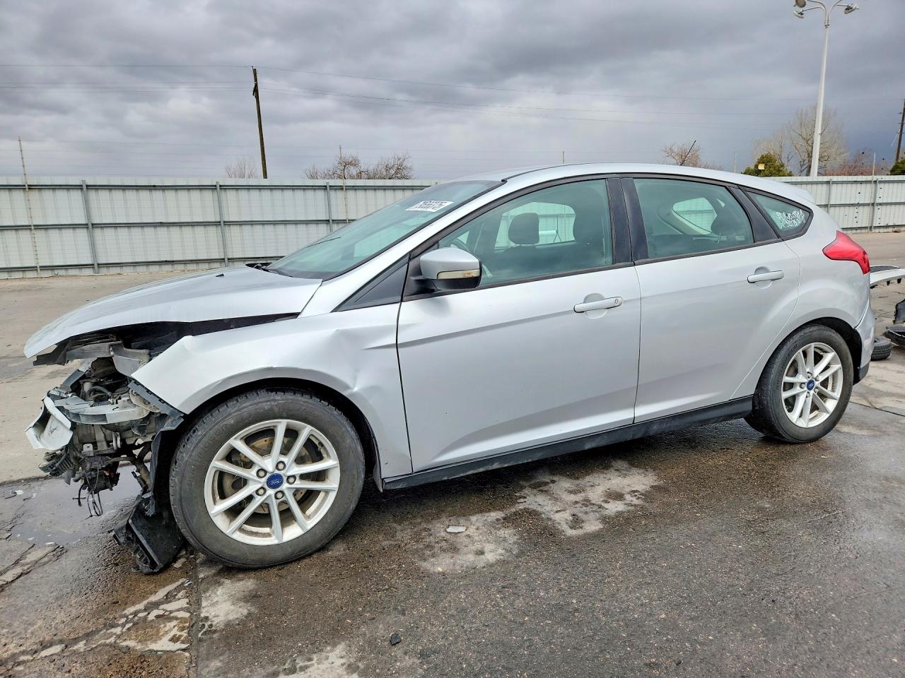2015 FORD FOCU SE | 1FADP3K27FL269266 | UPCARS
