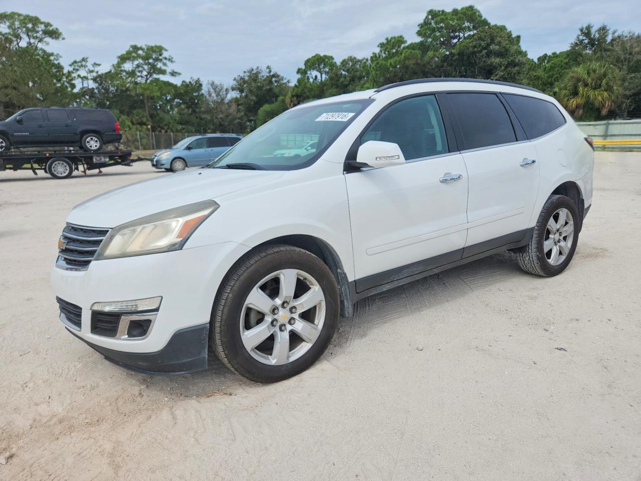 2017 CHEVROLET TRAVERSE LT | 1GNKRGKD4HJ210153 | UPCARS