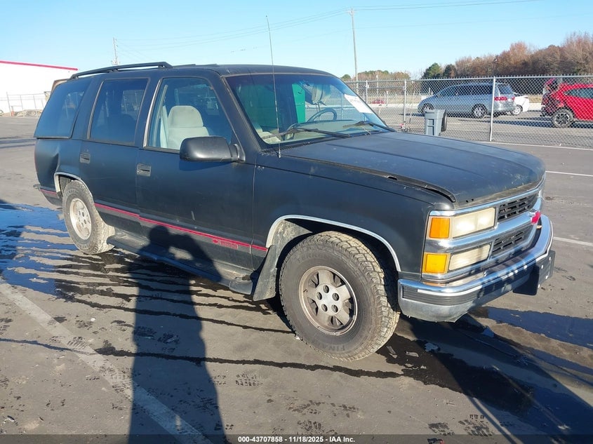 1995 CHEVROLET TAHOE C1500 | 1GNEC13K3SJ403068 | UPCARS