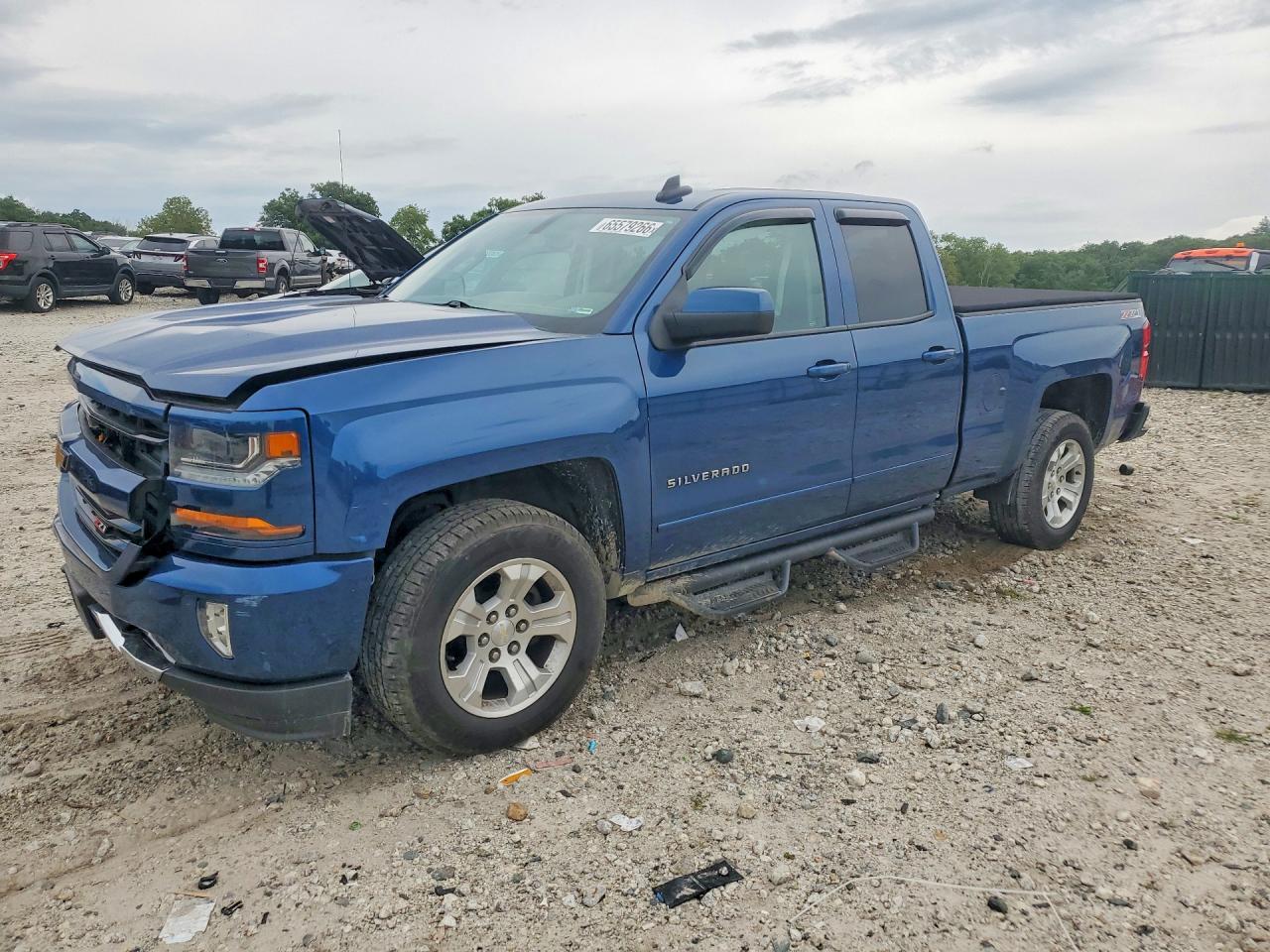 2017 CHEVROLET SILVERADO K1500 LT | 1GCVKREC3HZ325594 | UPCARS