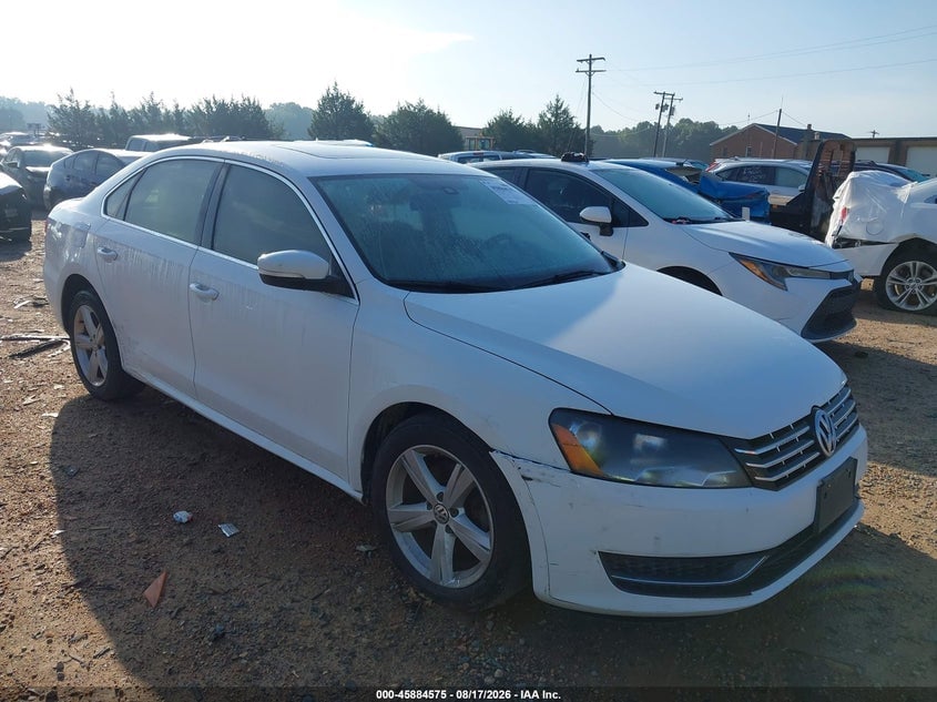 2013 VOLKSWAGEN PASSAT 2.0L TDI SE | 1VWBN7A38DC083321 | UPCARS