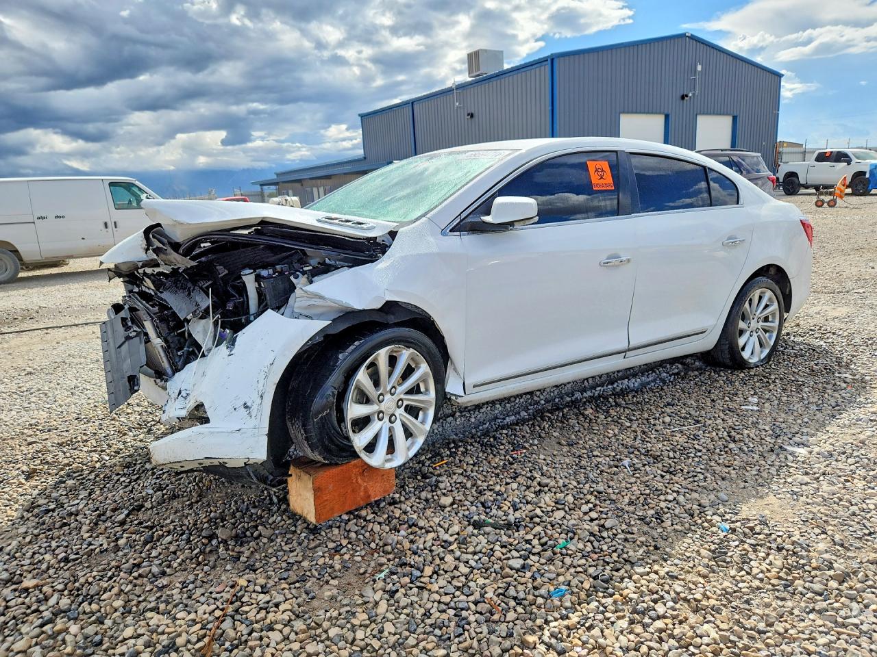 2015 BUICK LACROSSE | 1G4GB5G30FF209259 | UPCARS