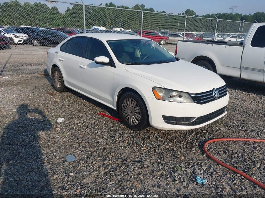 2015 VOLKSWAGEN PASSAT 1.8T S | 1VWAS7A33FC071729 | UPCARS