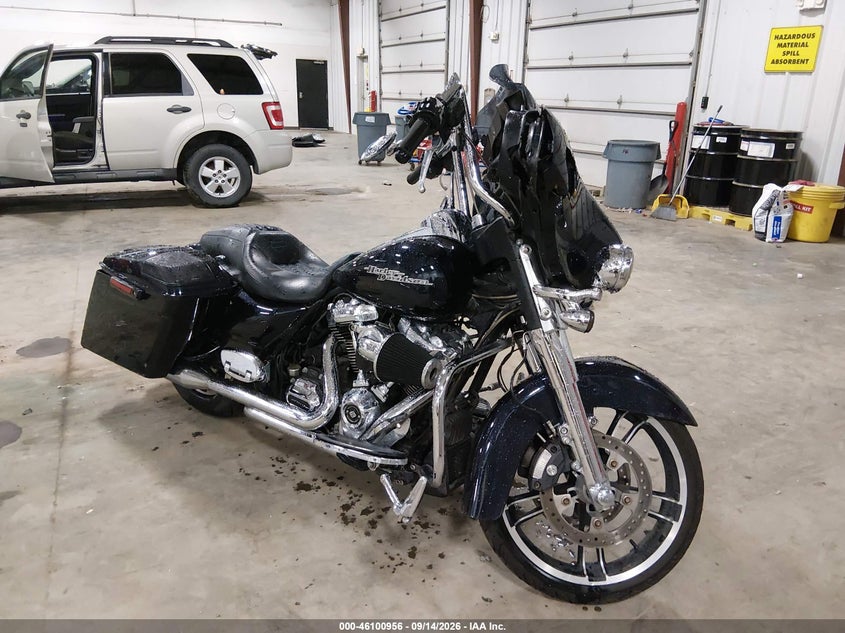 2019 HARLEY-DAVIDSON FLHX | 1HD1KBC10KB605625 | UPCARS
