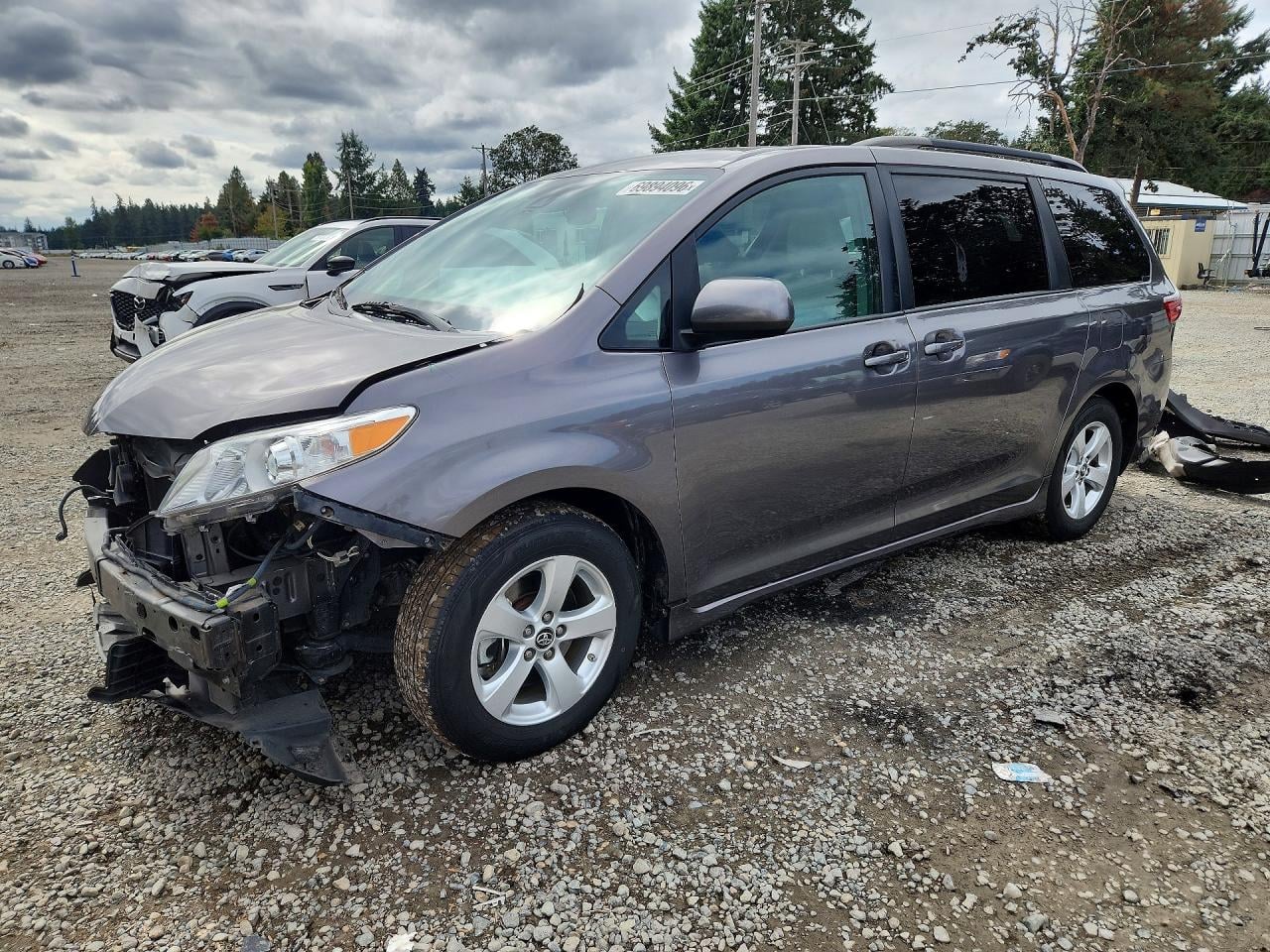 2018 TOYOTA SIENNA LE | 5TDKZ3DC2JS940240 | UPCARS