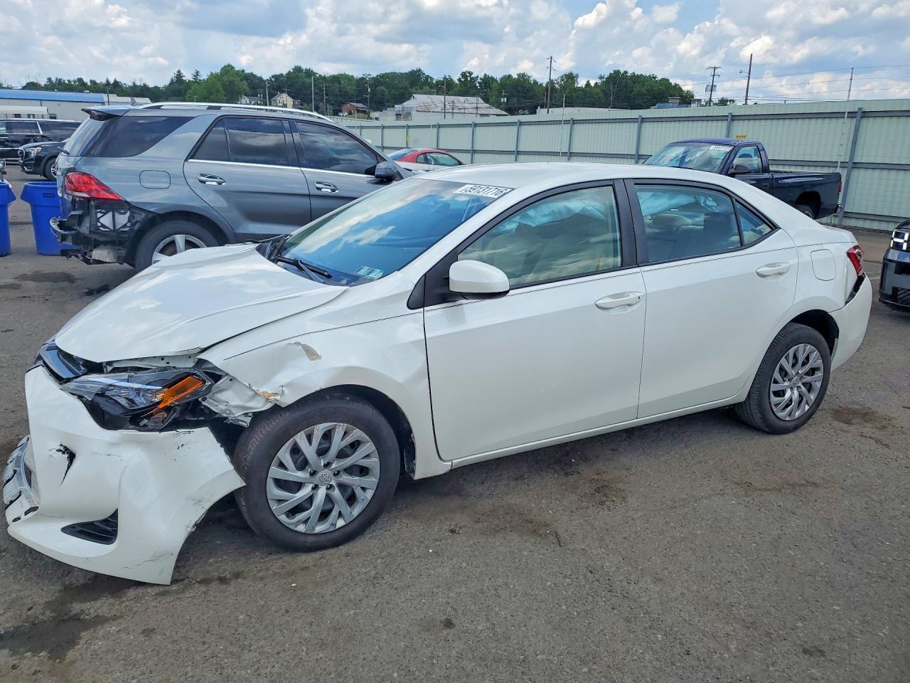2017 TOYOTA COROLLA LE | 5YFBURHE2HP633229 | UPCARS