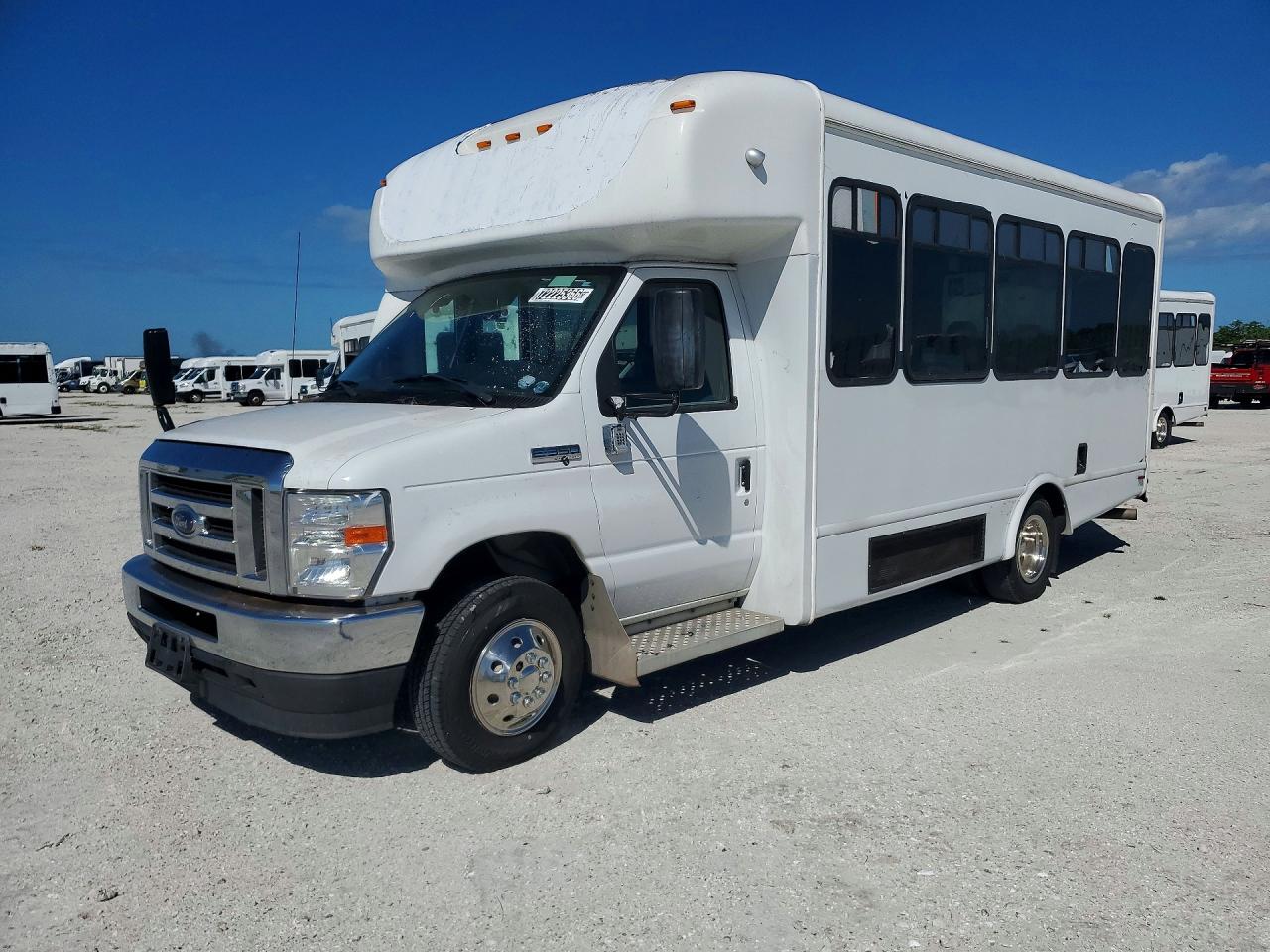 2021 FORD ECONOLINE SHUTTLE BUS | 1FDEE3FN0MDC10801 | UPCARS