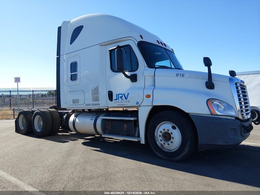 2015 FREIGHTLINER CASCADIA 125 | 3AKJGLBG8FSFX6504 | UPCARS