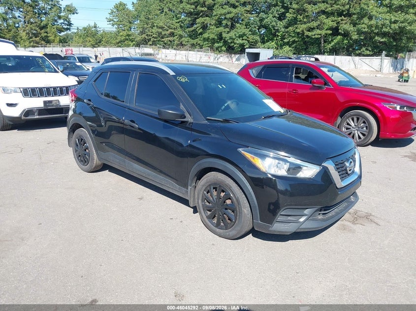 2018 NISSAN KICK S | 3N1CP5CU7JL535614 | UPCARS