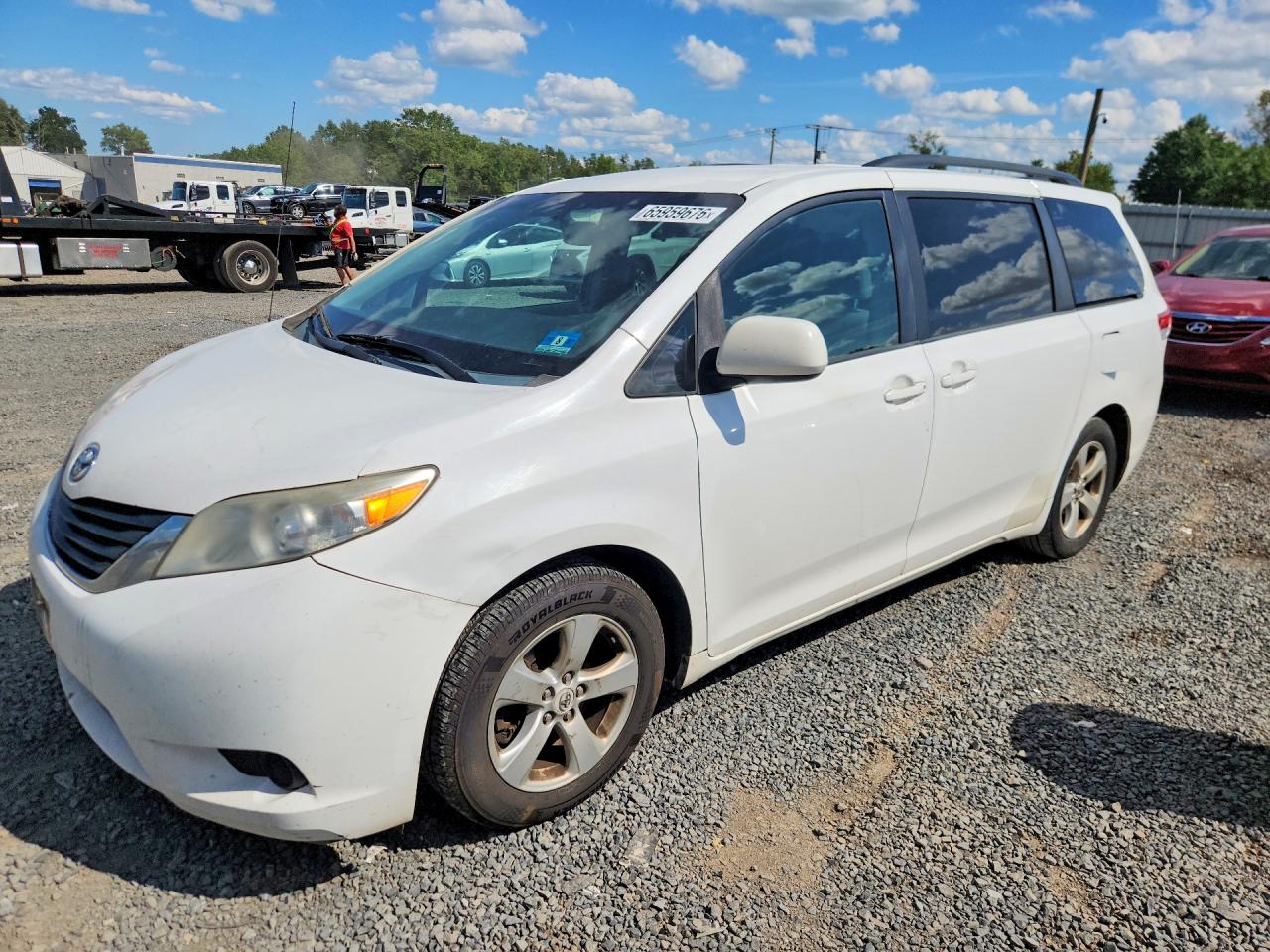 2014 TOYOTA SIENNA LE | 5TDKK3DC1ES474102 | UPCARS