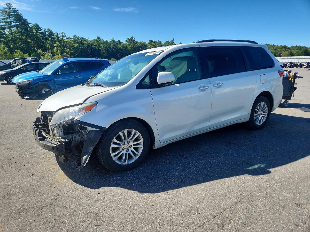2016 TOYOTA SIENNA XLE 8-PASSENGER | 5TDYK3DC2GS752731 | UPCARS