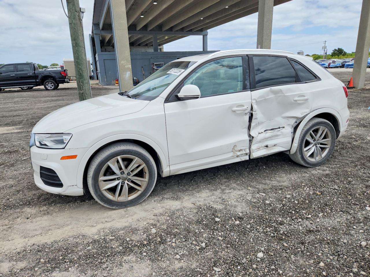 2017 AUDI Q3 PREMIUM | WA1BCCFS4HR015418 | UPCARS
