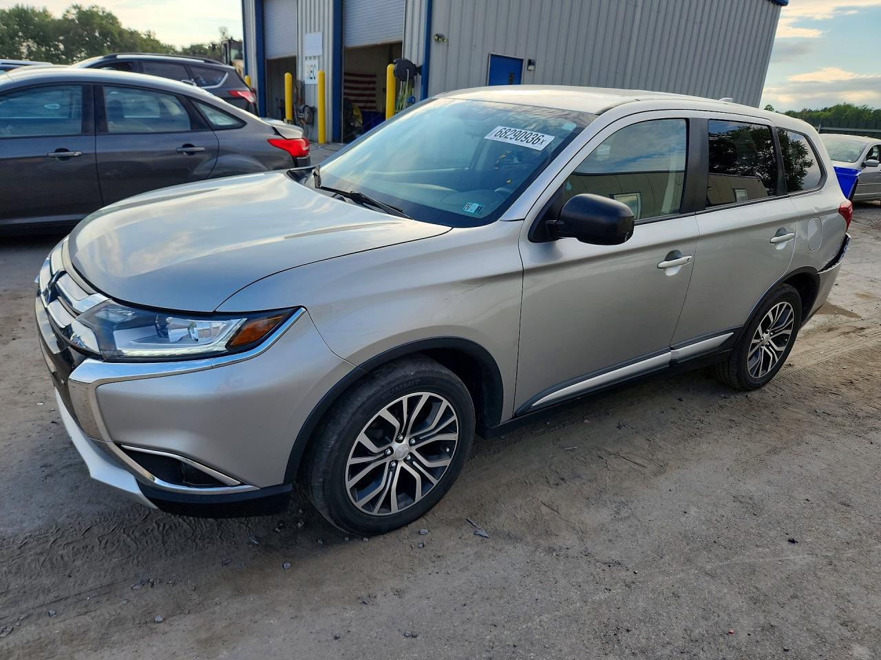2018 MITSUBISHI OUTLANDER ES | JA4AD2A33JJ001906 | UPCARS