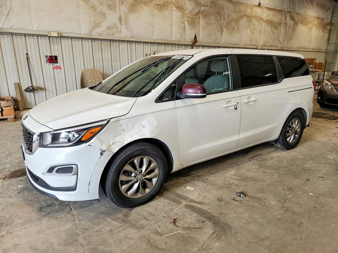 2019 KIA SEDONA LX | KNDMB5C13K6511943 | UPCARS