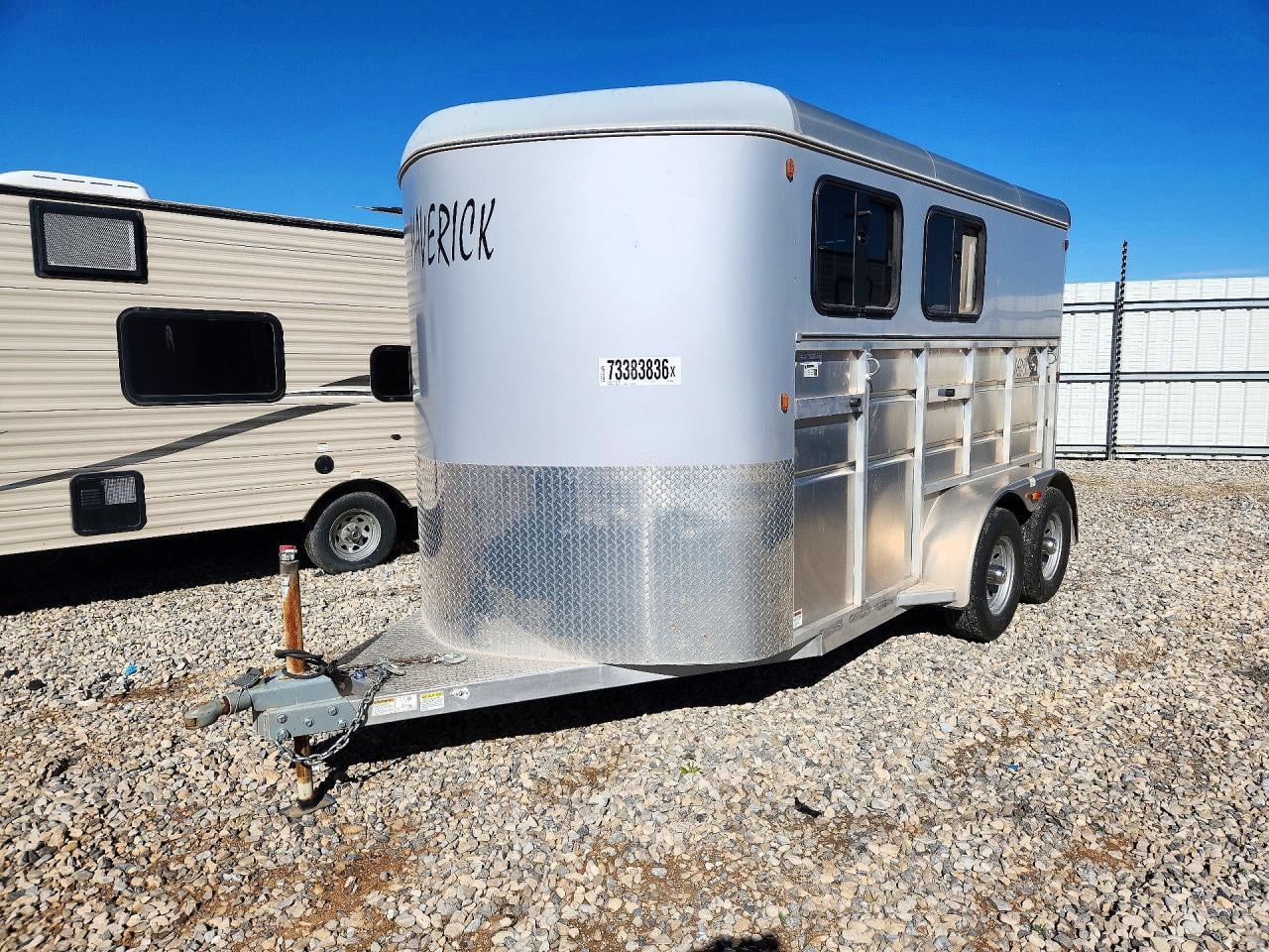 2022 C & B UNKNOWN QUALITY MAVLITE2H-7K DX HORSE TRAILER | 4JUBL1420NN064642 | UPCARS
