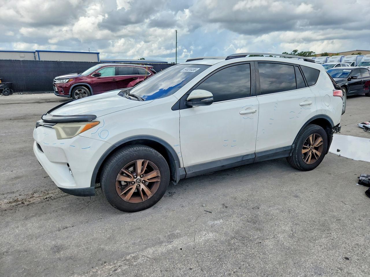 2018 TOYOTA RAV4 XLE | 2T3WFREV9JW496060 | UPCARS