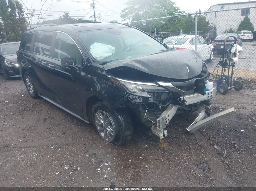 2024 TOYOTA SIENNA XLE | 5TDJSKFC3RS112426 | UPCARS