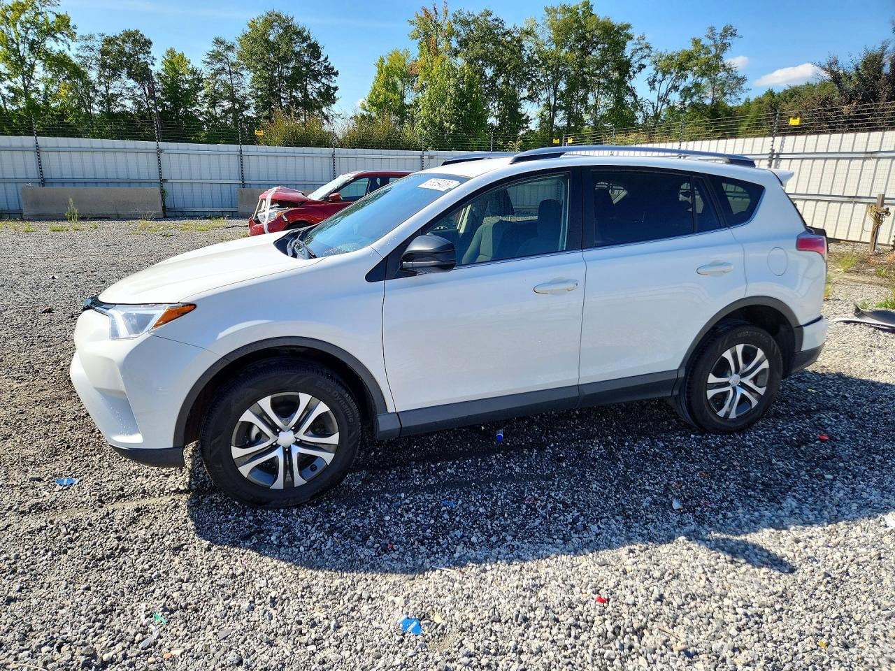 2017 TOYOTA RAV4 LE | JTMZFREVXHJ123552 | UPCARS