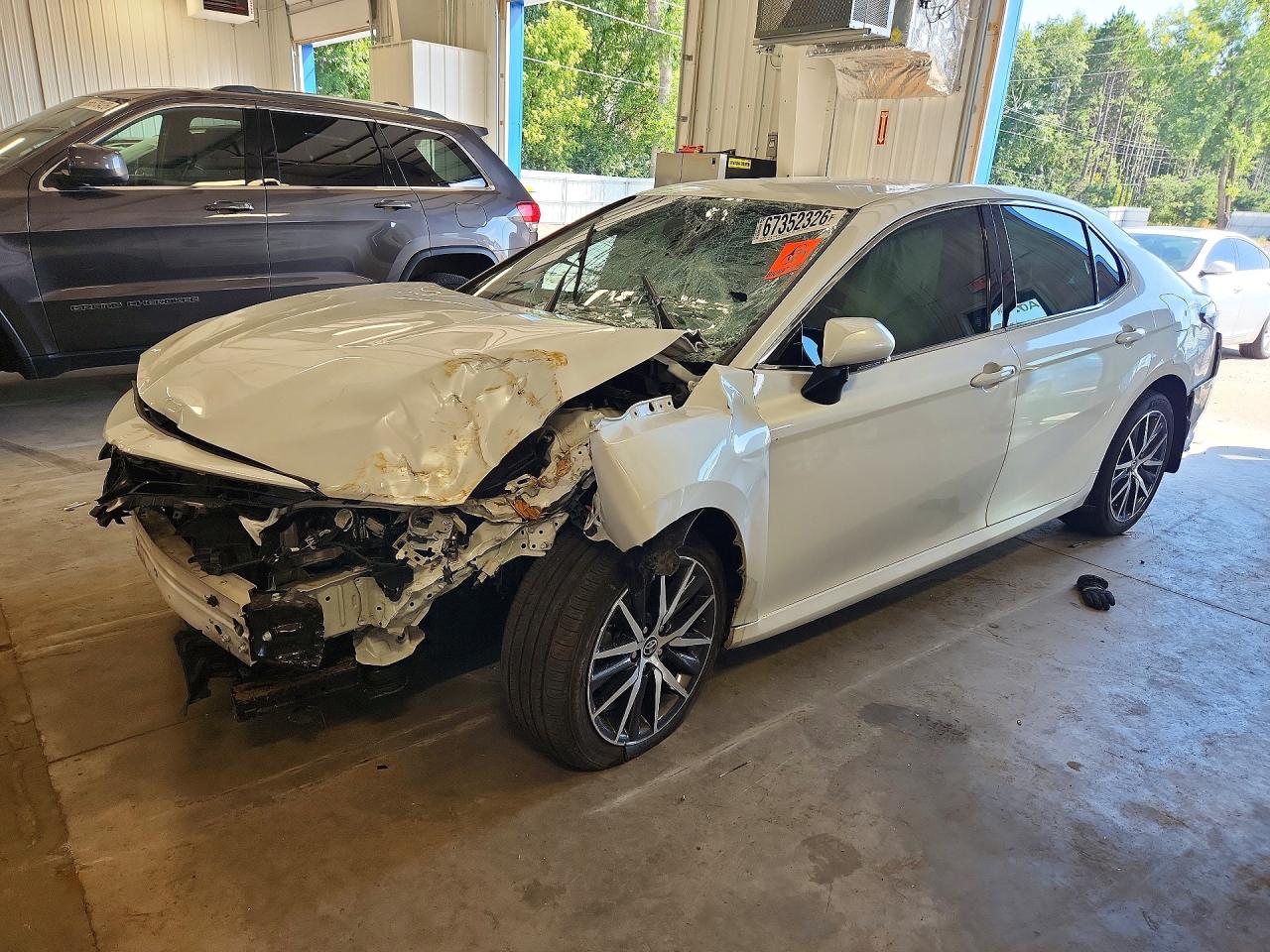 2024 TOYOTA CAMRY XLE | 4T1F11BK8RU131044 | UPCARS