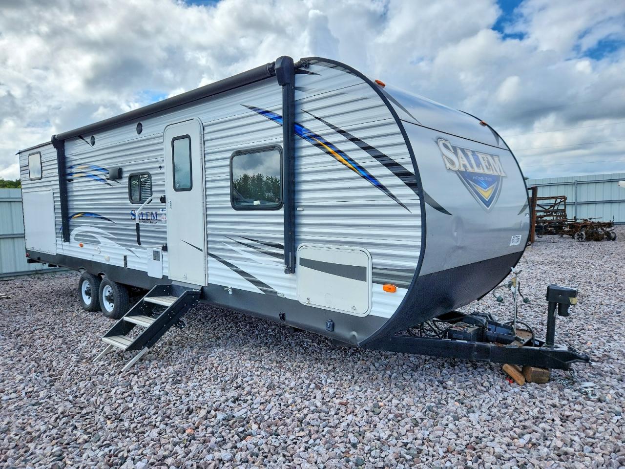 2018 FOREST RIVER SALEM TRAV | 4X4TSMF26JA322123 | UPCARS