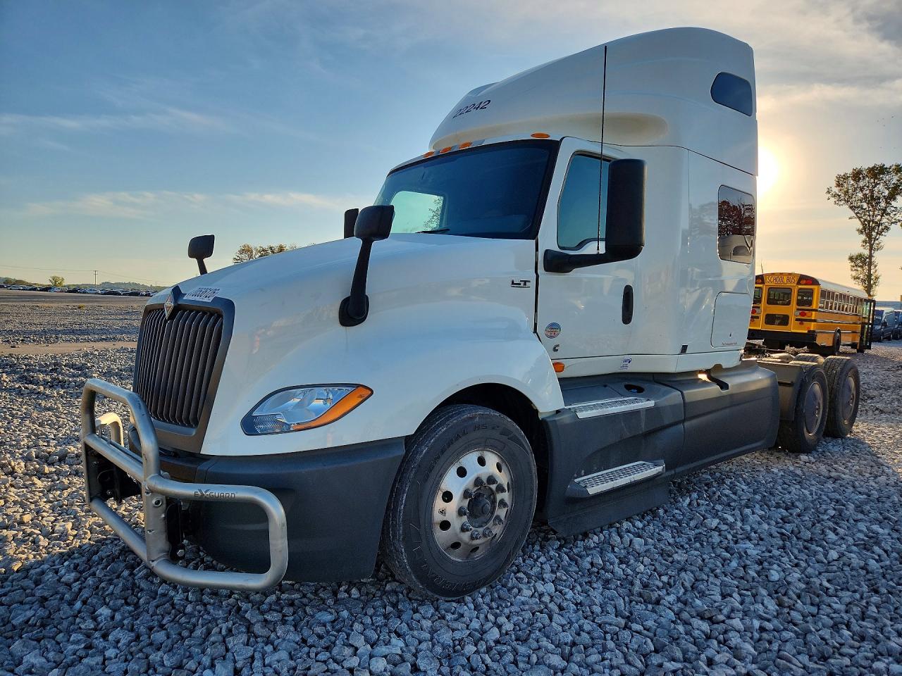 2022 INTERNATIONAL LT625 SEMI TRUCK | 3HSDZAPR2NN529943 | UPCARS
