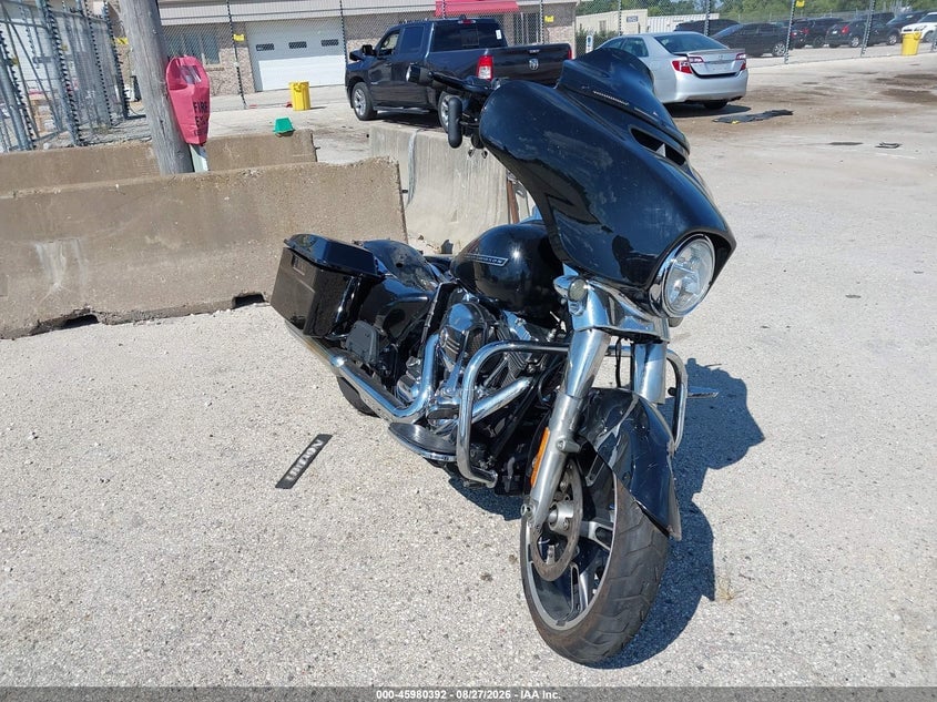 2014 HARLEY-DAVIDSON FLHX STREET GLIDE | 1HD1KBM1XEB608213 | UPCARS