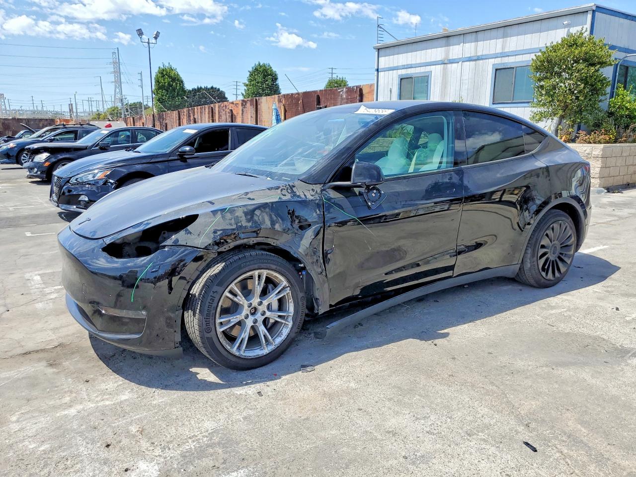 2023 TESLA MODEL Y | 7SAYGDEE0PF882439 | UPCARS