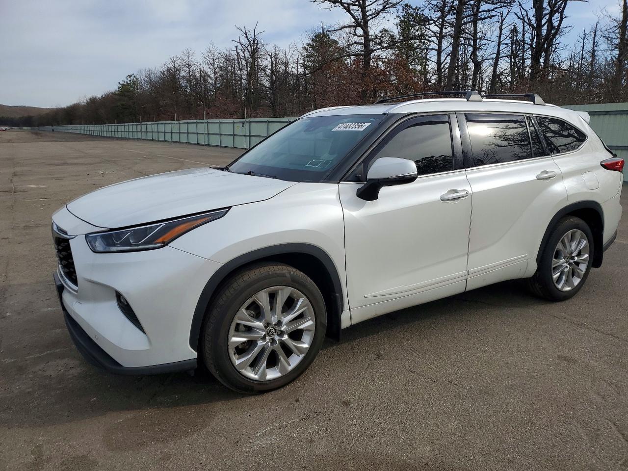 2022 TOYOTA HIGHLANDER | 5TDDZRBH4NS211964 | UPCARS