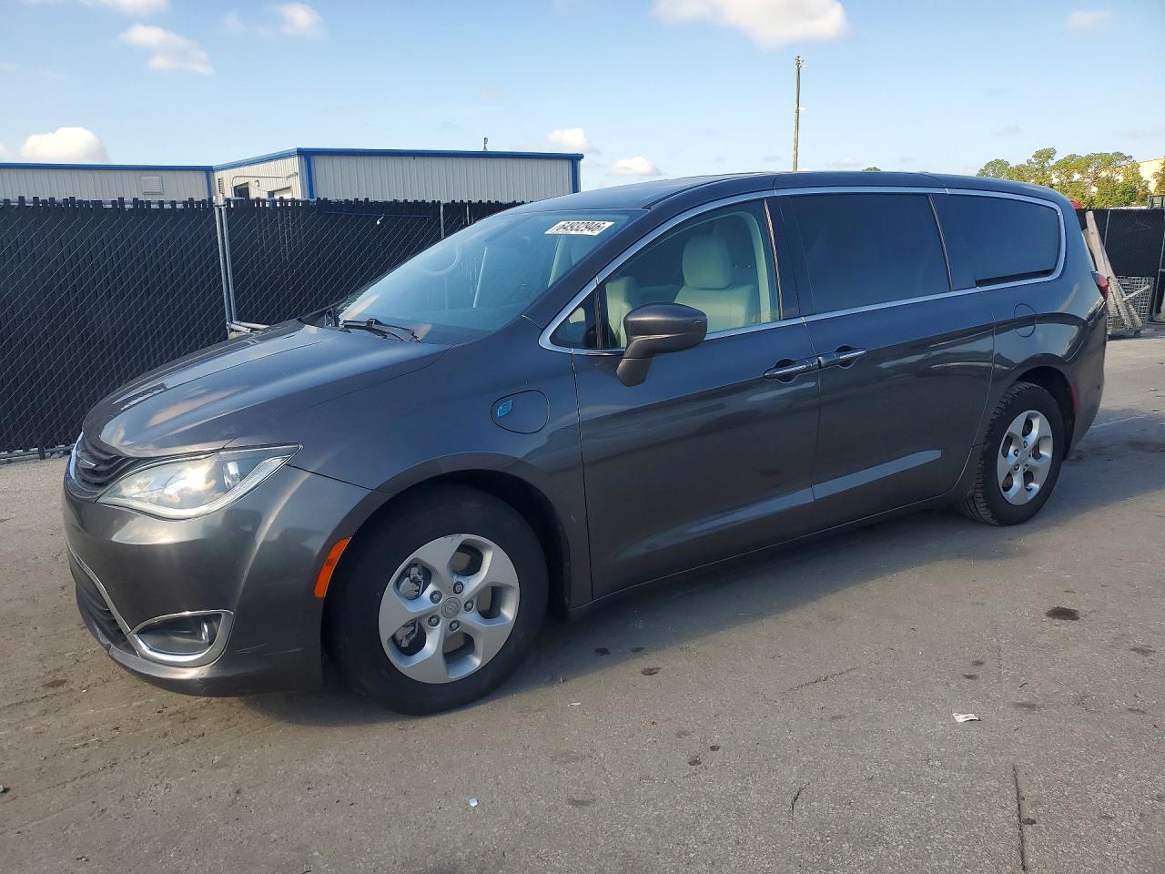 2018 CHRYSLER PACIFICA HYBRID TOURING PLUS | 2C4RC1H77JR163631 | UPCARS