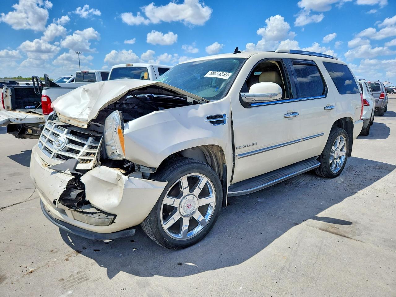 2011 CADILLAC ESCALADE | 1GYS4AEFXBR329913 | UPCARS