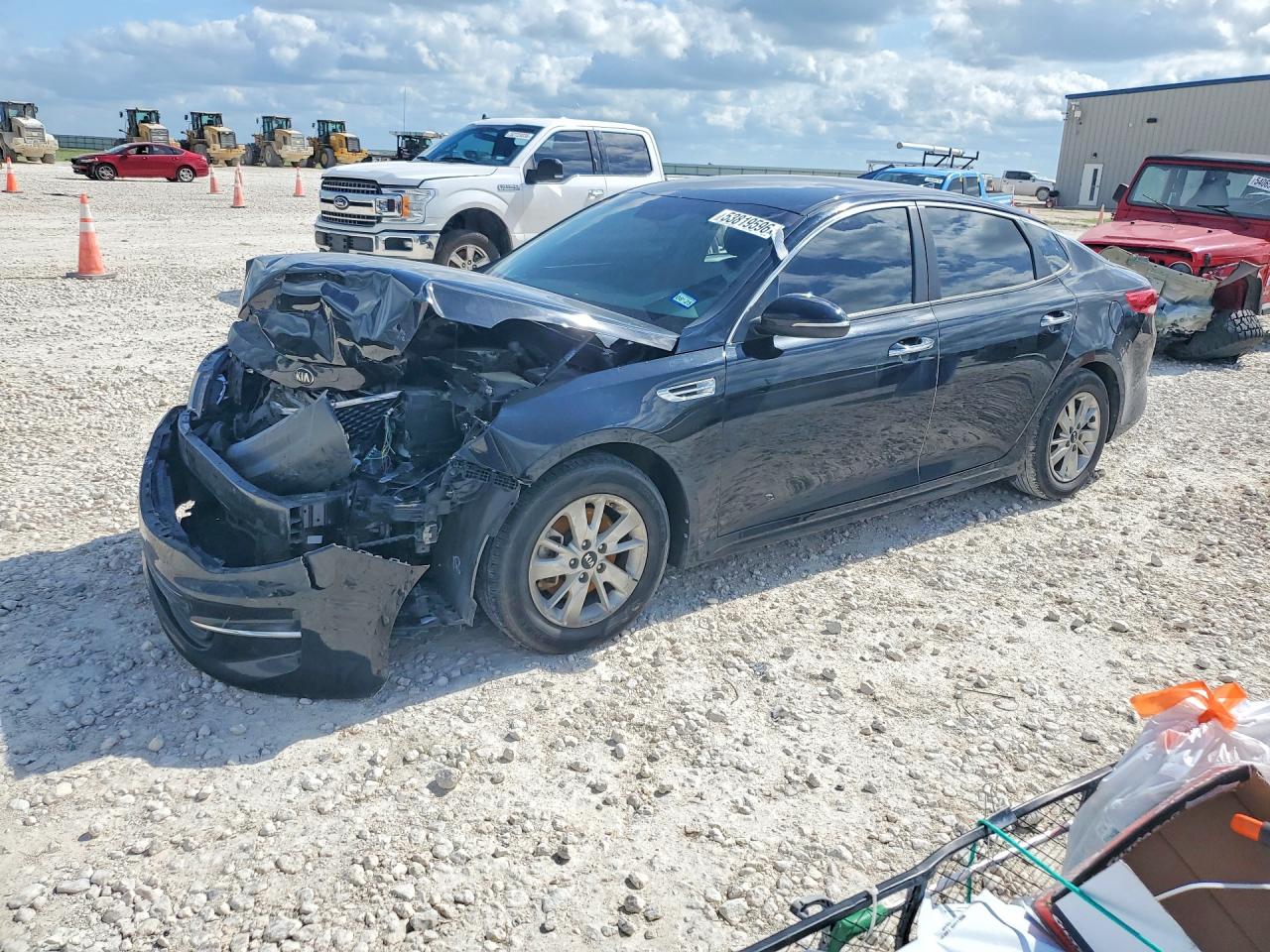 2018 KIA OPTIMA LX | 5XXGT4L35JG203260 | UPCARS