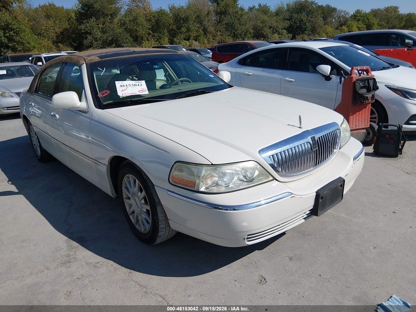 2006 LINCOLN TOWN CAR SIGNATURE | 1LNHM81V06Y649304 | UPCARS