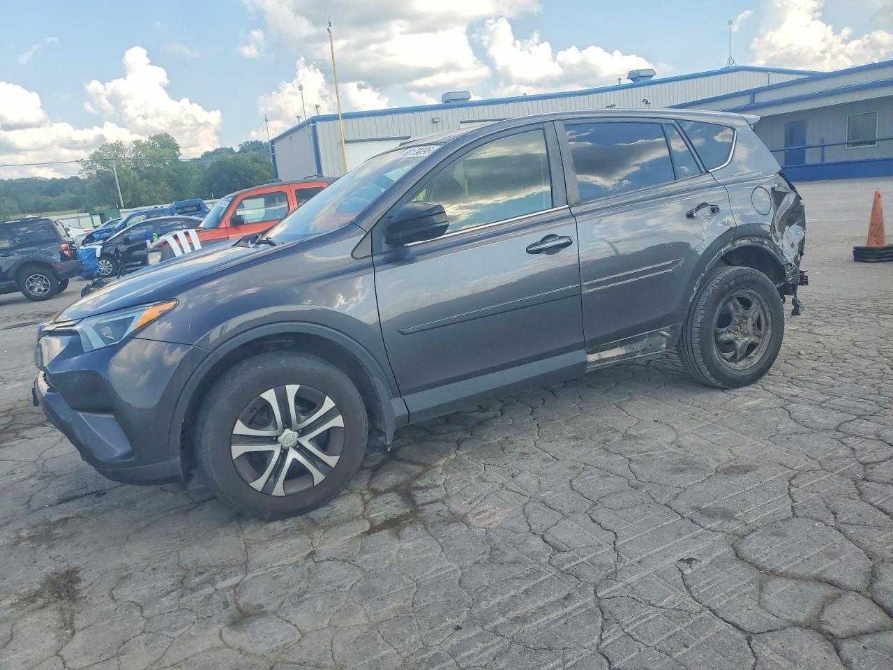 2018 TOYOTA RAV4 LE | JTMBFREV5JJ197243 | UPCARS