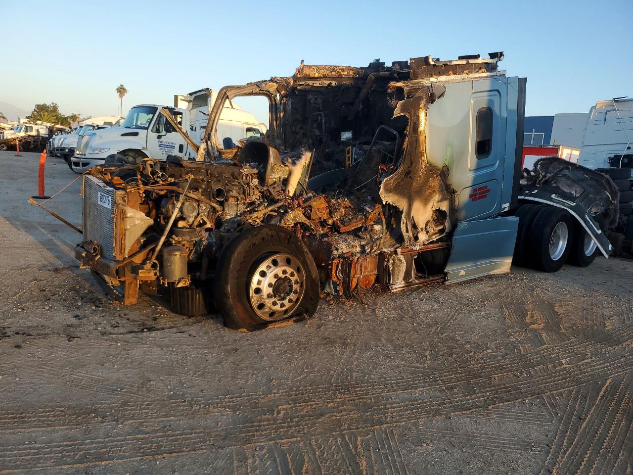 2013 FREIGHTLINER ALL OTHER SEMI TRUCK | 3AKJGLDR6DSBV5313 | UPCARS