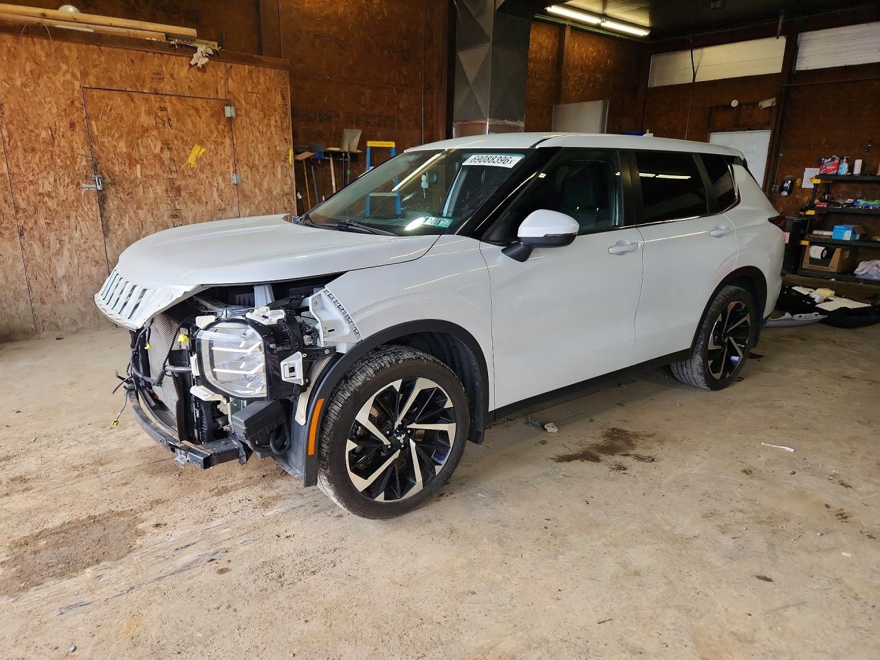 2022 MITSUBISHI OUTLANDER ES | JA4J4TA81NZ048103 | UPCARS