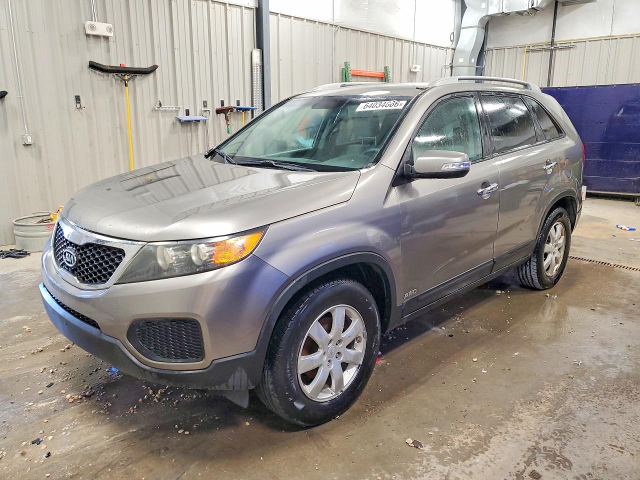 2011 KIA SORENTO LX | 5XYKTDA21BG116988 | UPCARS