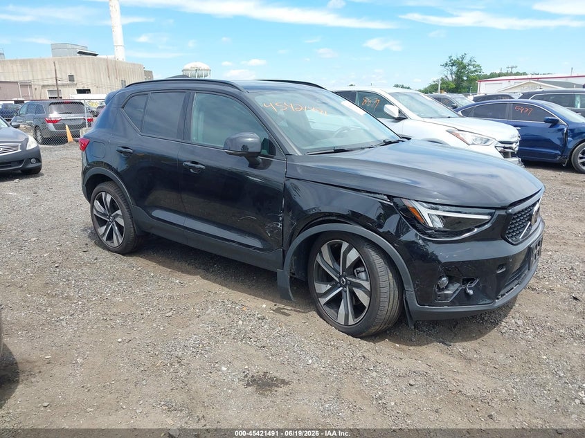 2025 VOLVO XC40 B5 PLUS DARK THEME | YV4L12UC7S2477426 | UPCARS