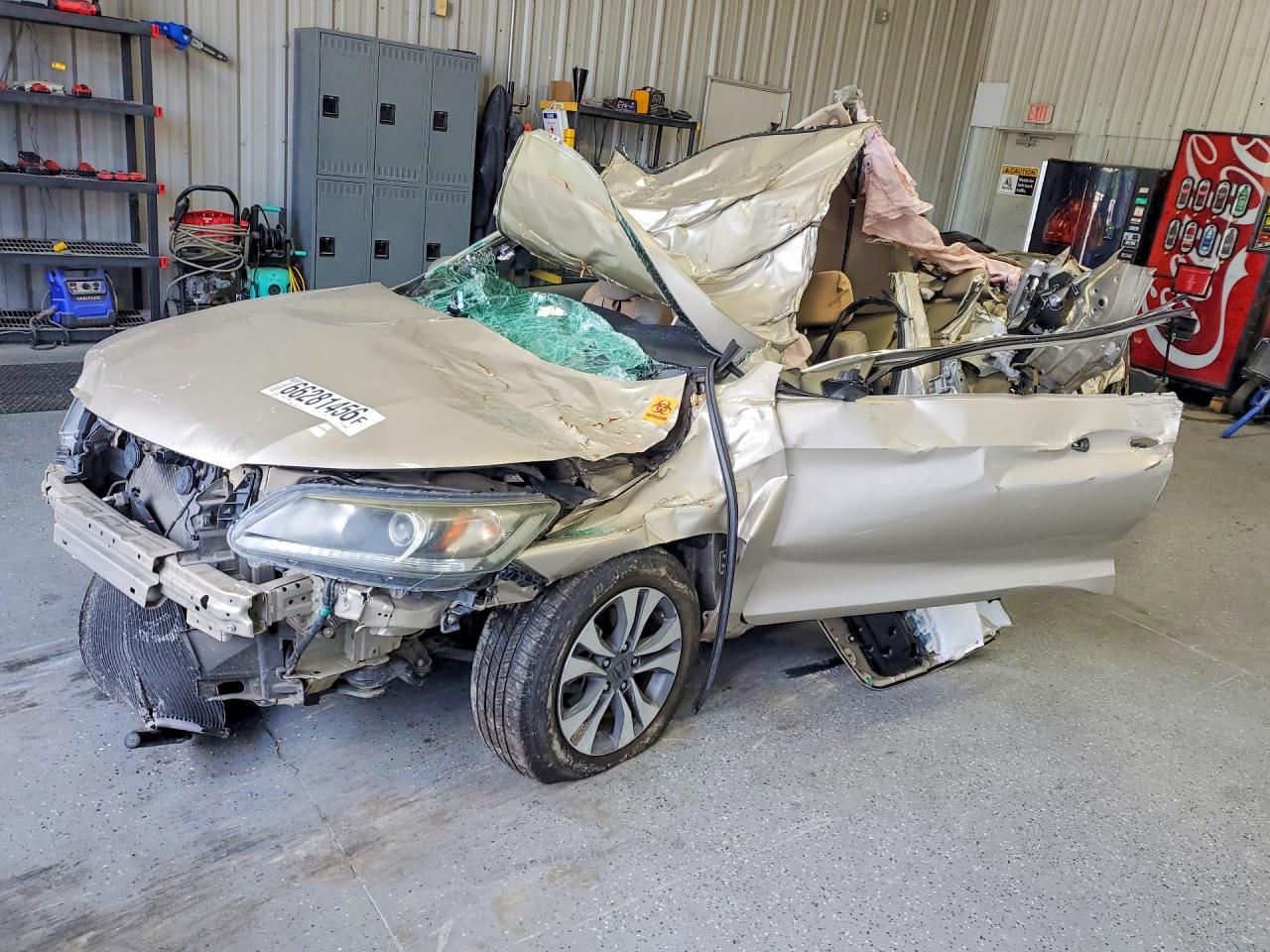 2015 HONDA ACCORD LX | 1HGCR2F33FA189084 | UPCARS