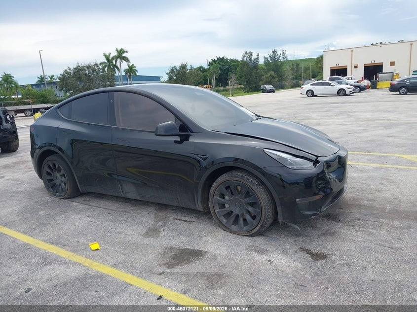 2025 TESLA MODEL Y LONG RANGE DUAL MOTOR ALL-WHEEL DRIVE | 7SAYGDEE7SF302130 | UPCARS