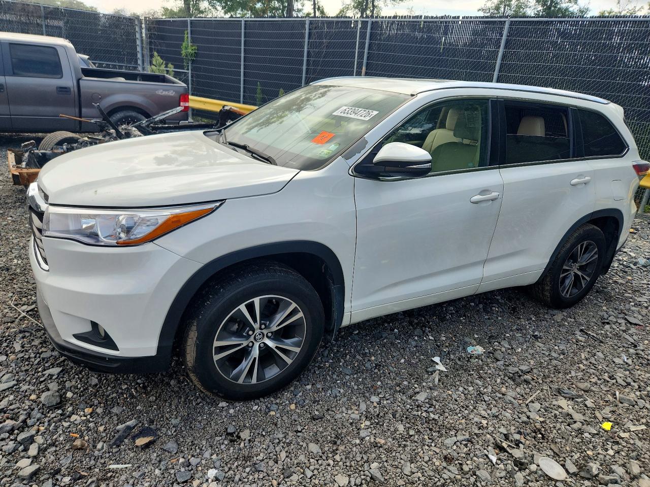2016 TOYOTA HIGHLANDER XLE | 5TDJKRFHXGS258338 | UPCARS